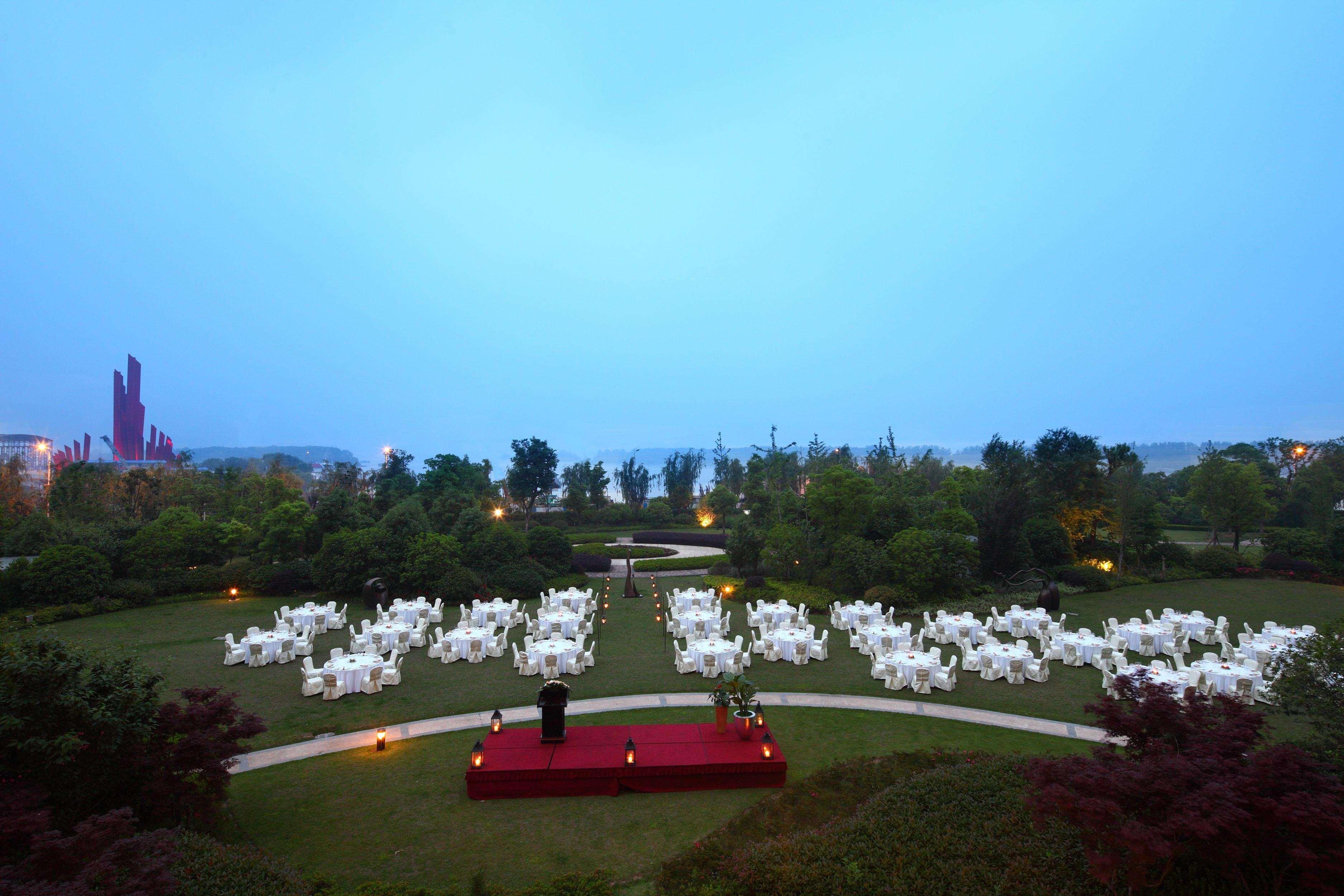 Hilton Nanjing Riverside Exterior foto