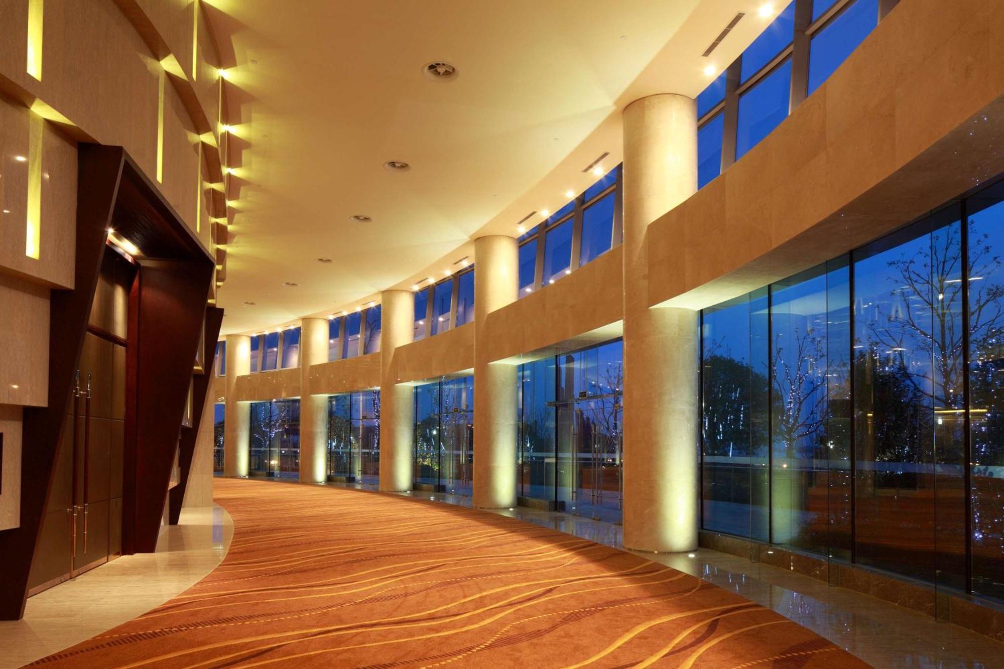 Hilton Nanjing Riverside Exterior foto